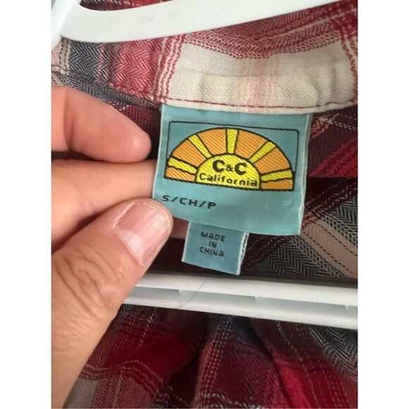 C & C California red pink white and navy light paid button down shirt S - Picture 5 of 5